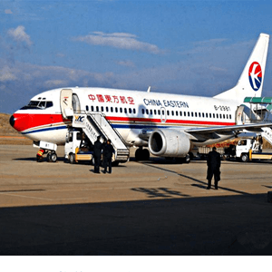 广州白云机场快递航空快运业稳步发展的原因是什么？